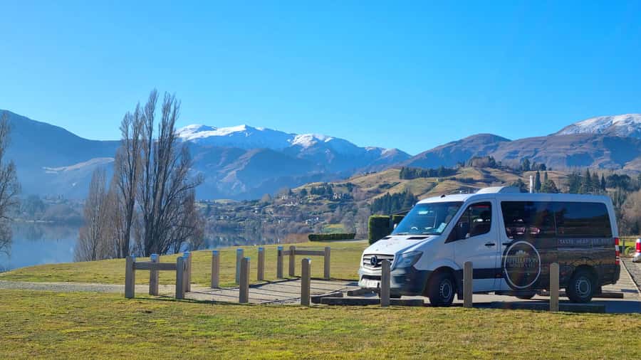 Queenstown: Highlights Tour with Wine Tasting - Kawarau Suspension Bridge and the AJ Hackett bungy viewpoint