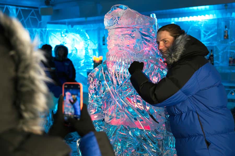 Queenstown: Ice Bar Entry with Warm Winter Gear and Drink - The big moment at the end: breaking the ice glass