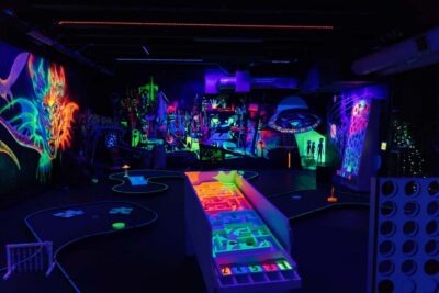 Indoor Putt ‘n’ Glow Mini Golf