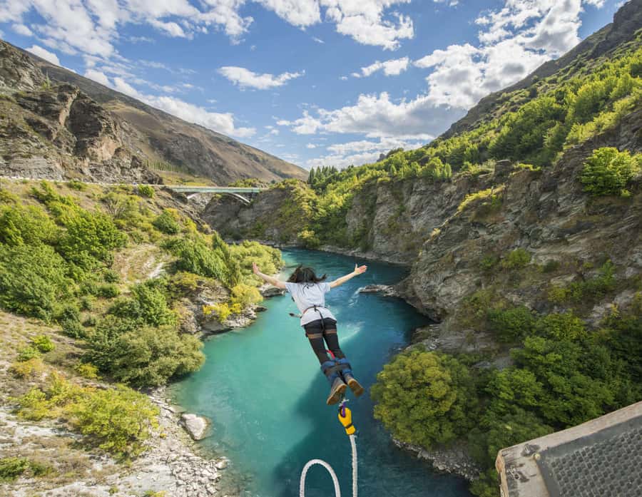 Queenstown: Kawarau Bridge Bungy - World's First Bungy! - Solo or tandem: which choice fits your nerves