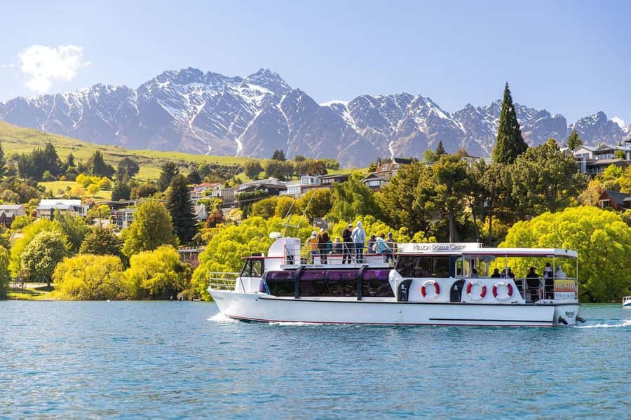 Queenstown: Lake Wakatipu Scenic Cruise - Onboard vibe: small group comfort, crew energy, and the bar