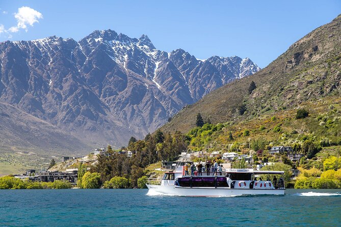 Queenstown: Lake Wakatipu Scenic Cruise (90 Minutes) - Queenstown Bay to Kelvin Heights: a shoreline tour with real photo power