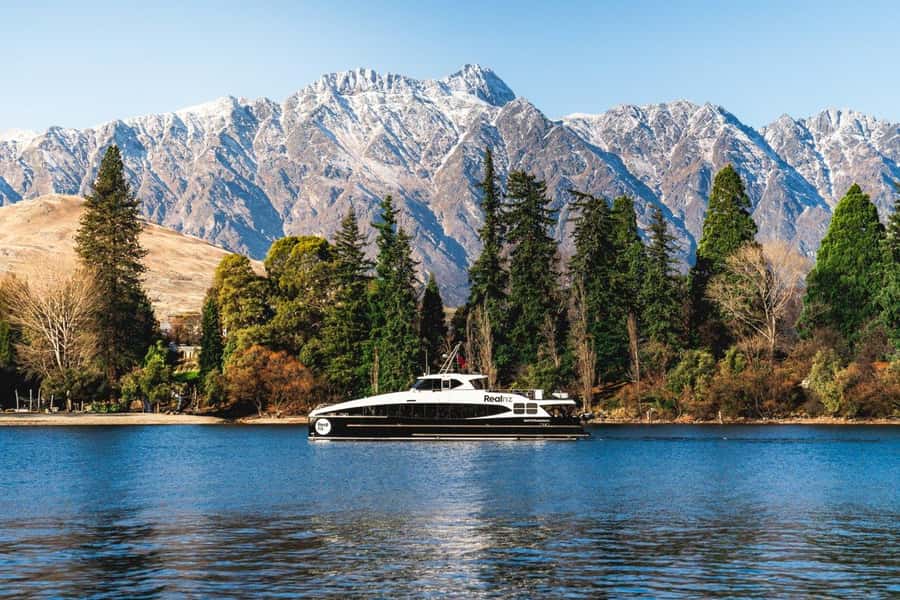 Queenstown: Lake Whakatipu Boat Trip - Quick hits