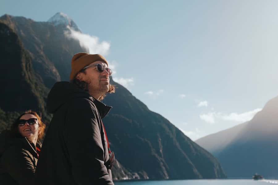 Queenstown: Milford Sound Flight and Cruise - Wildlife spotting from the deck, seals, penguins, dolphins