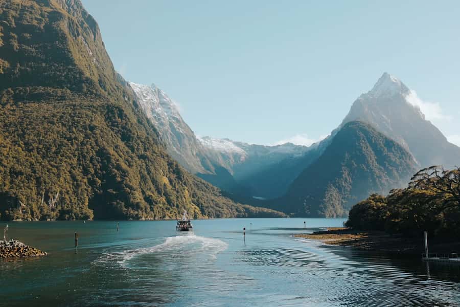 Queenstown: Milford Sound Flight and Cruise - Queenstown pickup and the quick path to the airport