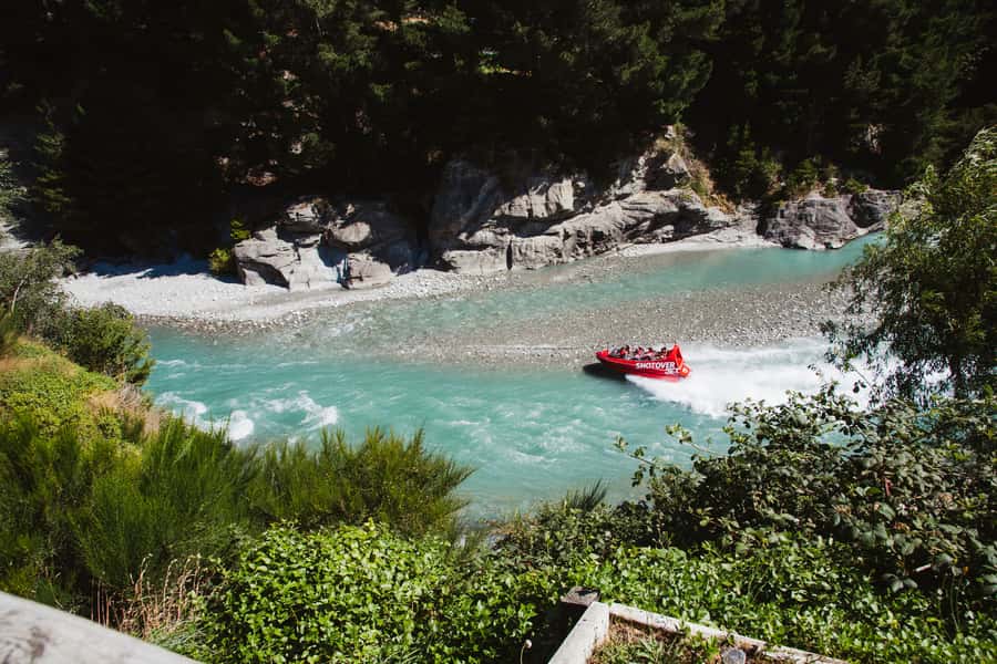 Queenstown: Scenic Highlights, Tour with Wine & Lake Cruise - Church Cellar Door tasting: wine and cheese with room for non-drinkers