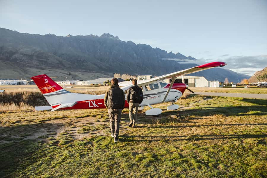 Queenstown: Sunrise Glacier Scenic Flight - Small group size, window seats, and how comfort affects your photos