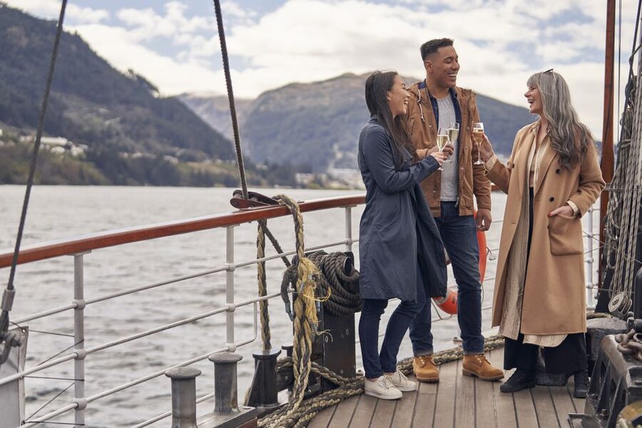 Queenstown: TSS Earnslaw Cruise of Lake Whakatipu - Views from the lake, plus how to hear the captain
