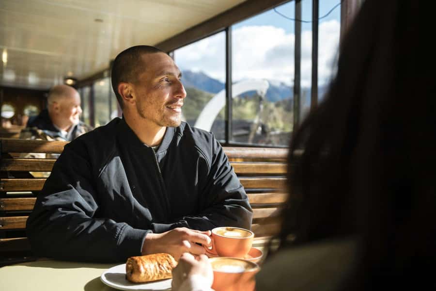 Queenstown: TSS Earnslaw Cruise of Lake Whakatipu - The 90-minute Lake Whakatipu route, and how it paces