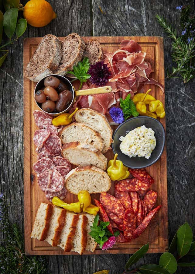 Queenstown: Walter Peak Gourmet BBQ & Lake Whakatipu Cruise - Who should book Walter Peak Gourmet BBQ and Lake cruise?