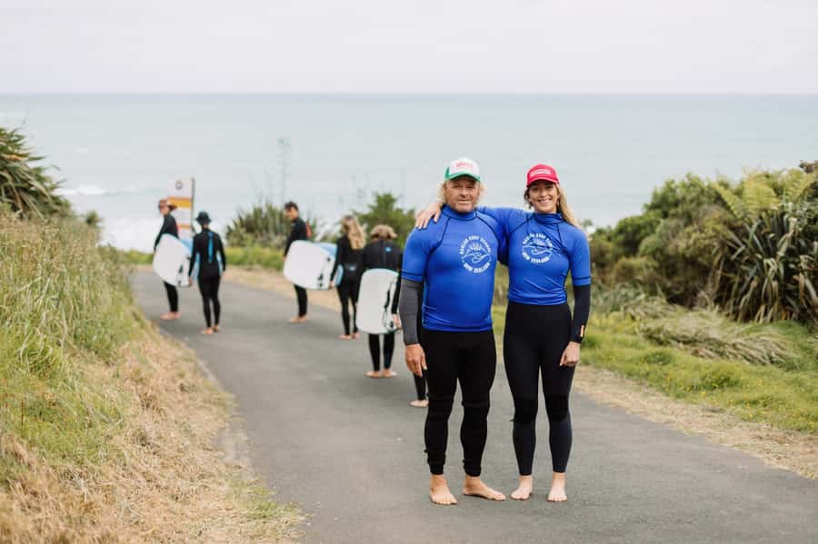 Raglan: Group Surf Lesson - What happens in the lesson, step by step