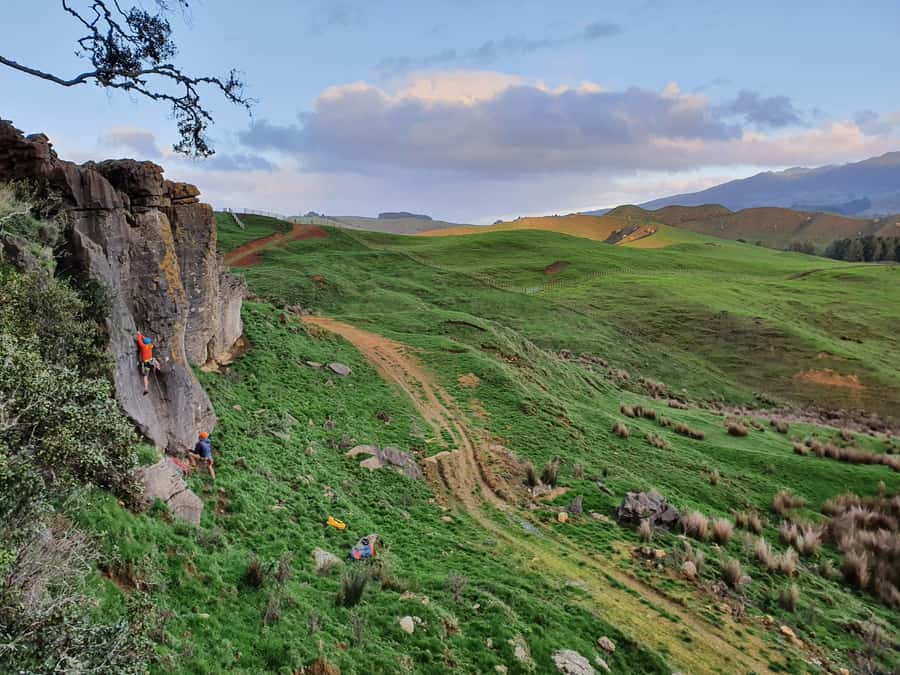 Real Rock, Climbing Experience! - Real Rock, Climbing Experience at Raglan: the idea in plain English