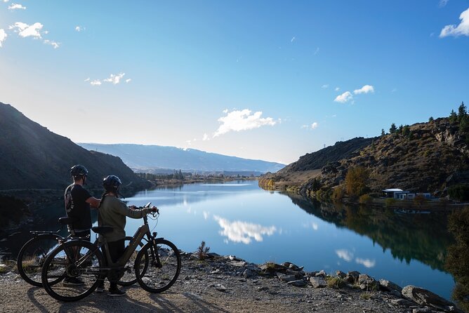 Ride Queenstown’s Stunning Trails on a Mountain Bike - Service animals, public transport access, and who this fits best
