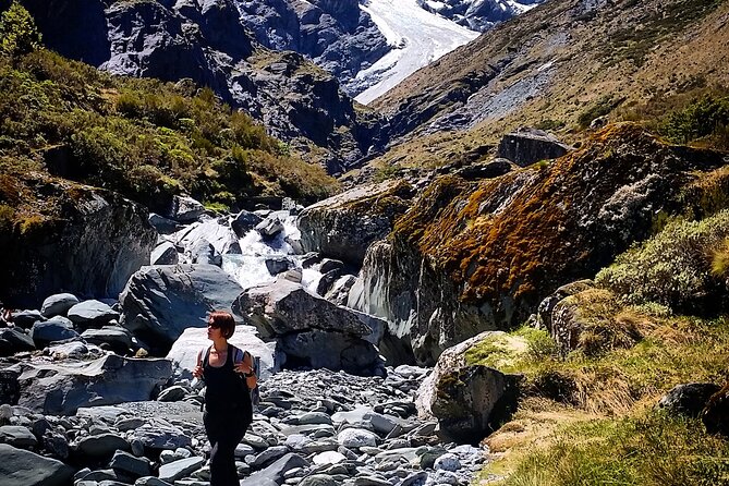 Rob Roy Glacier Guided Walk - The packed lunch stop: rest without losing the day