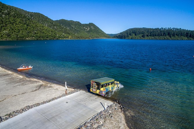 Rotorua Duck Boat Guided City and Lakes Tour - Splashdown Time: Cruising Lake Tikitapu, the Blue Lake