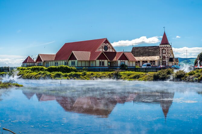 Rotorua Eco Cultural full day tour (Wai o Tapu, Waimangu,Te puia) - Te Puia: Māori arts and crafts you can actually see