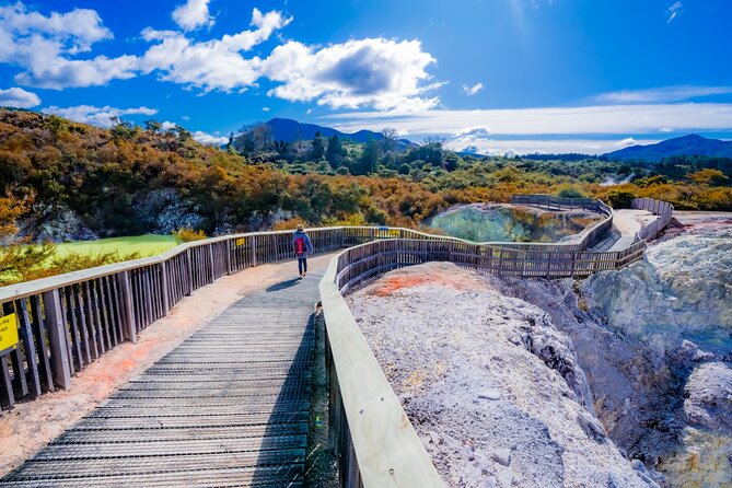 Rotorua Eco Cultural full day tour (Wai o Tapu, Waimangu,Te puia) - The Rotorua scenic drive and the value of finishing well