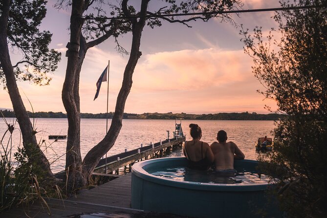 Rotorua: Evening Starlight Gourmet Kayak Tour Glowworms - Price and value: $217.20 for a full, evening-powered experience