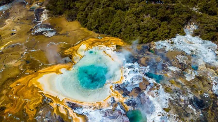 Rotorua: Floatplane Flight with Orakei Korako Landing - From Lake Rotorua to Mount Tarawera, what you see from the air