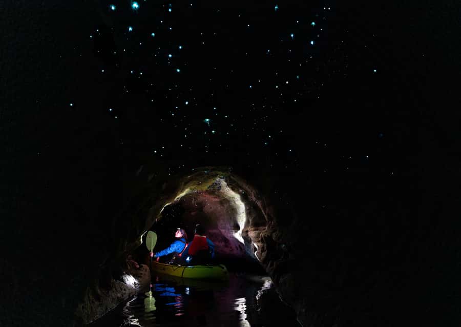 Rotorua: Glow Worm Kayak Tour - Gearing Up and Getting Safe: What You Need Before You Paddle