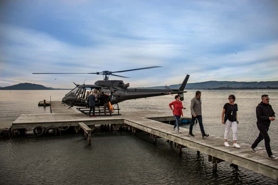 Rotorua: Helicopter Flight and Guided Walk on Mt Tarawera - English Guide and Audio: How to Keep Up Without Missing the Story