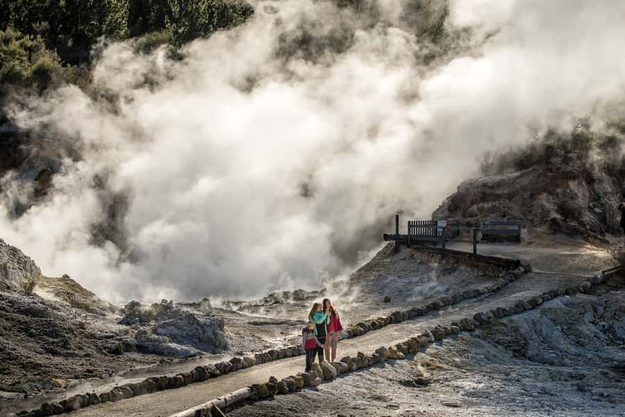 Rotorua: Hell's Gate Outdoor Mud Spa & Guided Walk - Where Hell’s Gate is, and how to plan your start