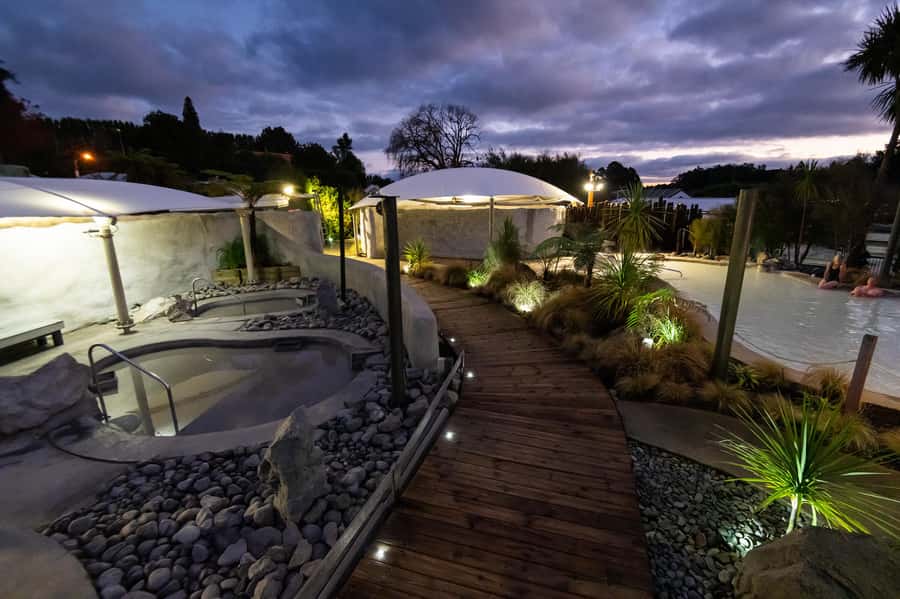 Rotorua: Hells Gate Outdoor Mud Bath & Spa Experience - Who this fits best, and who should skip it