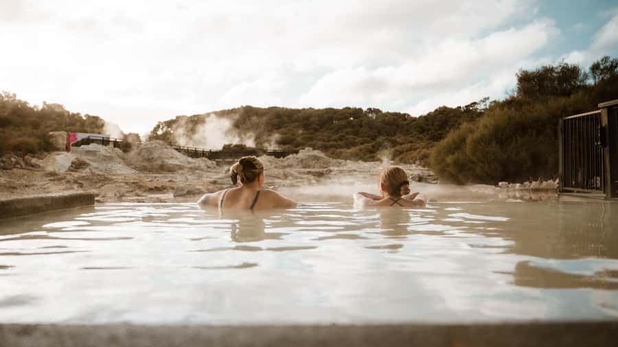Rotorua: Hells Gate Outdoor Mud Bath & Spa Experience - The geothermal setting and the view factor