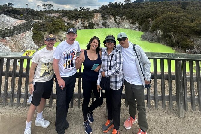 Rotorua Highlights inc. Waiotapu & Te Puia Day Tour from Auckland - Te Puia: Māori culture with a real guided 90 minutes