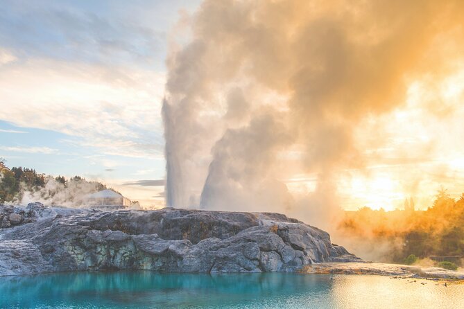 Rotorua Highlights Tour inc. Te Puia Tour, Lunch & Cultural Show - A 6:30 am Auckland departure, and what that means for your day