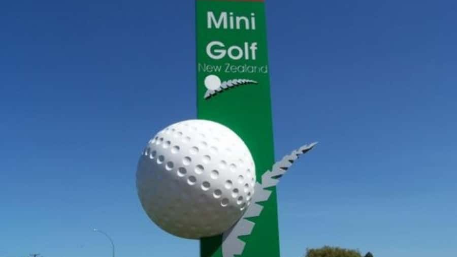 Rotorua: Mini Golf Experience - Mini Golf With Rabbits, Rotorua, and That 2000-Year-Old Rata Stump