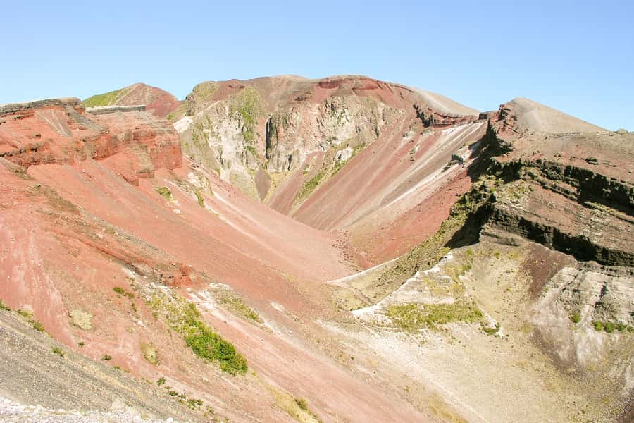 Rotorua: Mount Tarawera Volcanic Crater Half-Day Guided Walk - The crater summit hike, what you are climbing and what you gain
