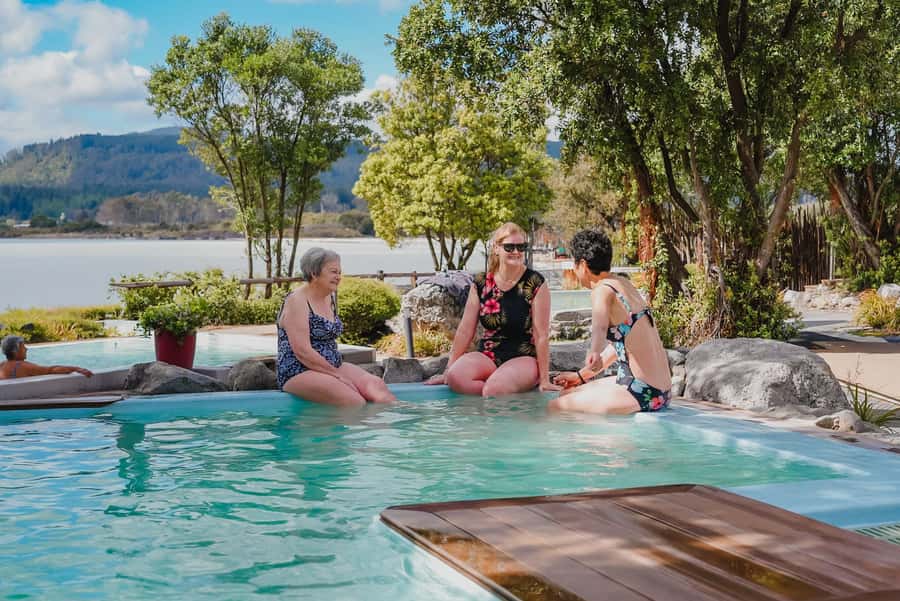 Rotorua: Polynesian Spa Pavilion Hot Pool Bathing (12+ yrs) - Seven Pools and Two Spring Profiles: Priest vs Rachel