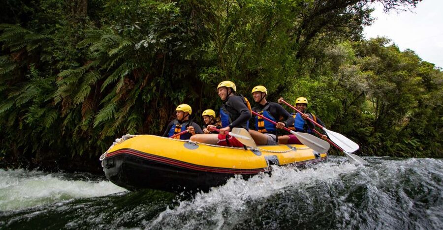 Rotorua Rafting: Kaituna River Rafting Experience-Free Sauna - Jumping and swimming without losing your nerve