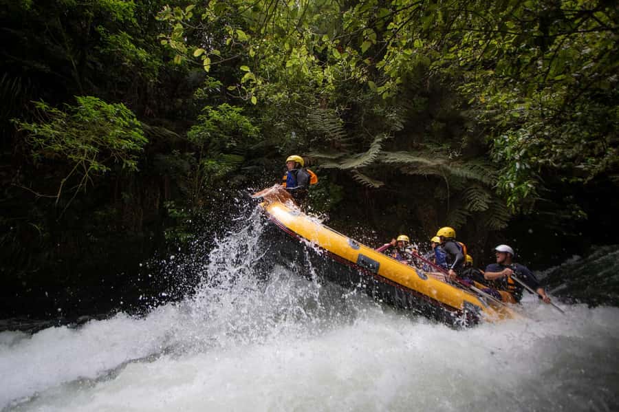 Rotorua Rafting: Kaituna River Rafting Experience-Free Sauna - Warm water in summer: what the wetsuit is really for