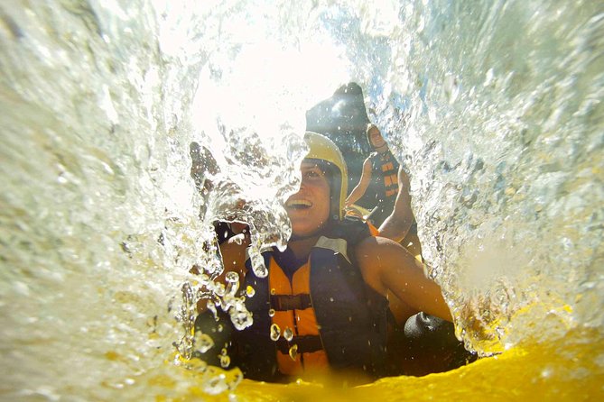 Rotorua Rafting: Kaituna River White Water Rafting & Free Sauna - What happens on the raft: from easy white water to waterfall passes
