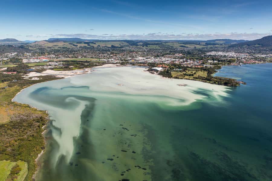 Rotorua: Scenic Flight over Mt Tarawera & Waimangu Valley - Waimangu Thermal Valley: Inferno Crater and Frying Pan Lake from above