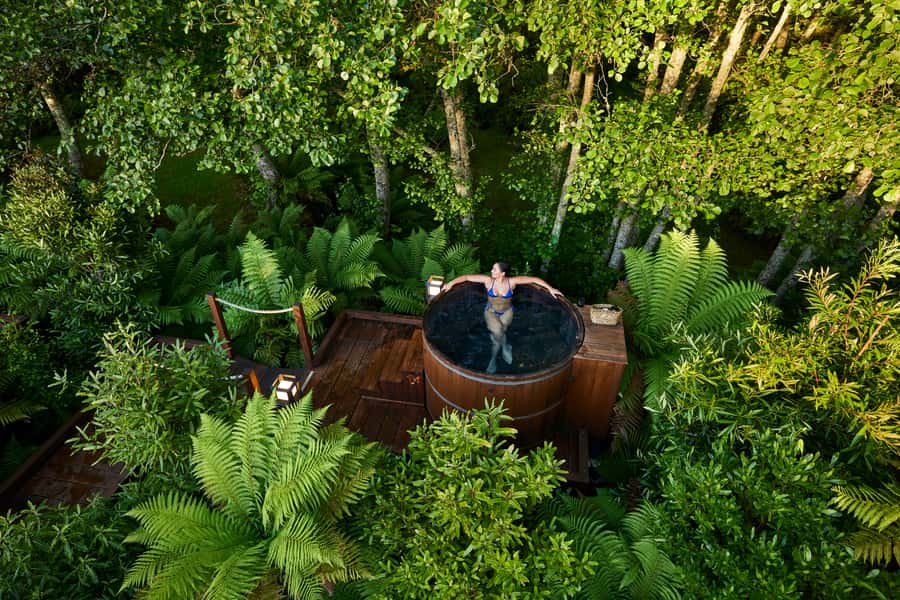 Rotorua: Secret Spot Hot Tubs - Finding Secret Spot: Waipa MTB carpark, waterfall roof, and the S sign