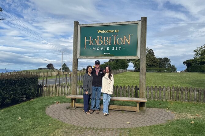 Rotorua Small-Group Day Tour from Auckland - Lake Rotorua: the stop that gives context