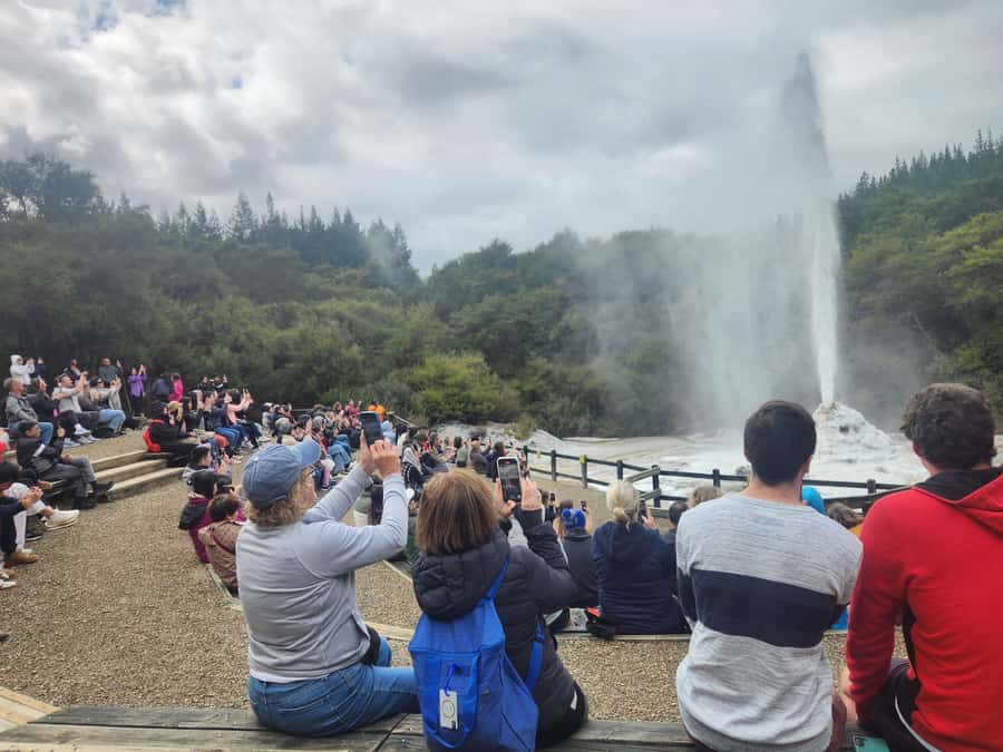 Rotorua & Taupo DayTour Waiotapu & Huka Falls from Auckland - Key highlights in plain terms