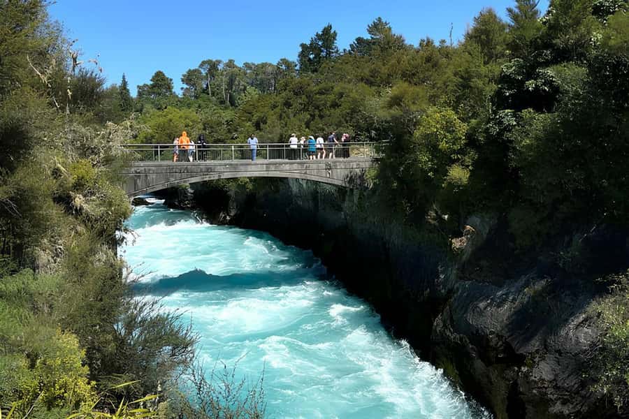 Rotorua & Taupo DayTour Waiotapu & Huka Falls from Auckland - Rotorua Highlights and the Redwoods and Blue Springs Combo