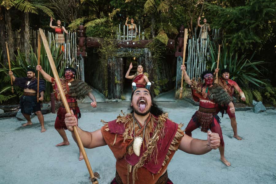Rotorua: Te Pa Tu Māori Cultural Experience with Dinner - Welcome, protocol, and the feeling of being brought in