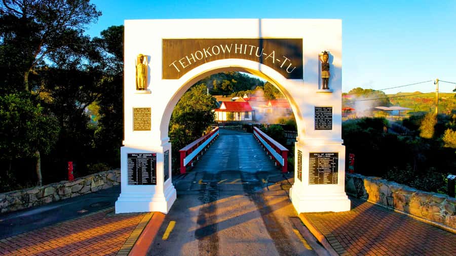 Rotorua: Whakarewarewa Village Guided Tour - Whakarewarewa is the Rotorua Maori village tour that feels lived-in