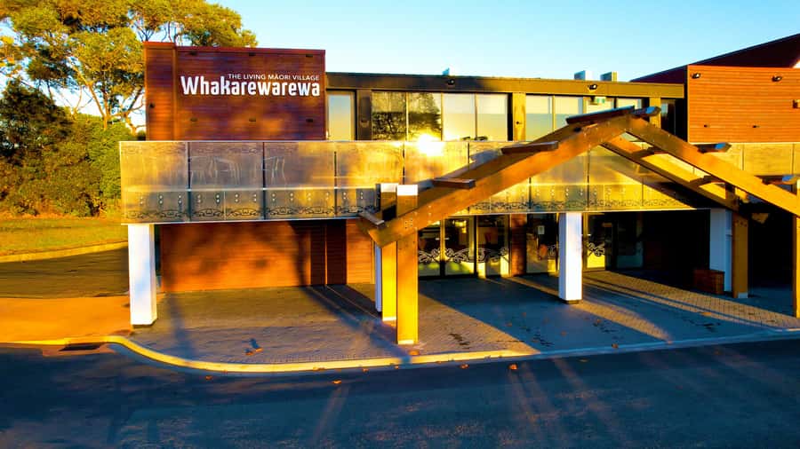 Rotorua: Whakarewarewa Village Guided Tour - Geothermal cooking and bathing: the daily routine part is the magic