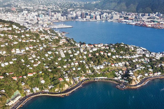 Scenic Wellington Helicopter Flight - A 9-minute helicopter loop above Wellington’s landmarks