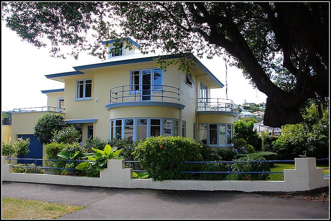 Shore Excursion: Napier/ Hawke's Bay & Premium Wineries tour - Napier’s Art Deco story: more than just pretty buildings
