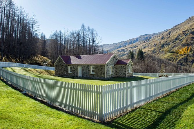 Skippers Canyon 4WD Heritage half day Tour from Queenstown - Refreshments, photo stops, and how the day is paced