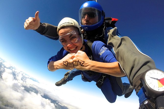 Skydive Auckland - Choosing your height: what changes between 9,000, 13,000, and 20,000 feet