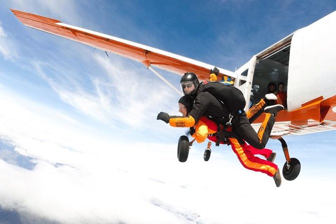 Skydive Wanaka - Weight, age, and health limits that affect whether you can jump