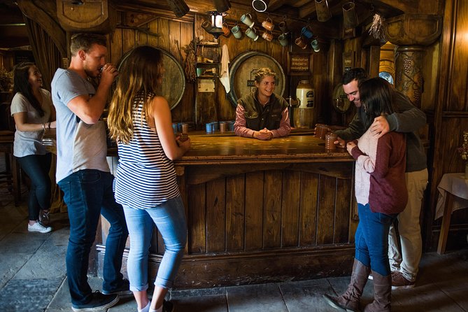 Small-Group Hobbiton Tour from Auckland with Party Marquee Lunch - Party Marquee lunch: why the buffet is the smart move